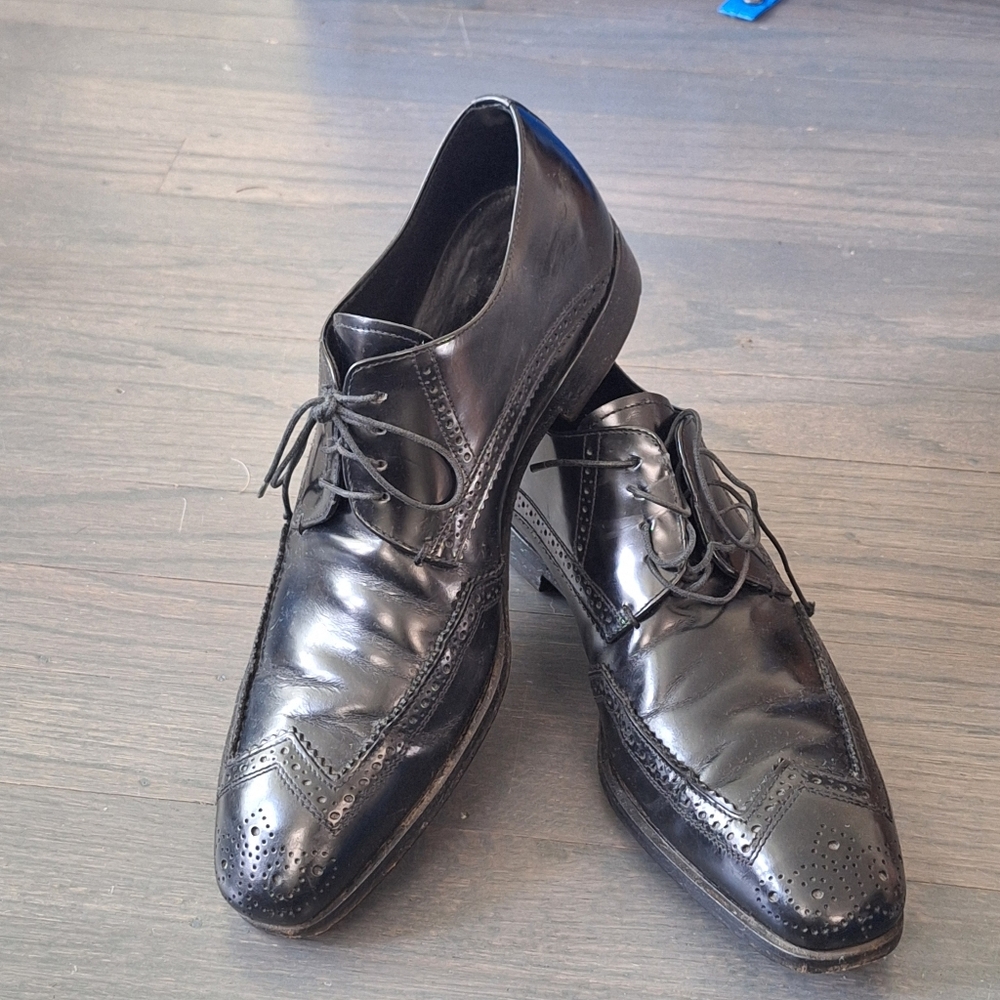 Prada Black Wingtip Leather Dress shoes SIZE 8